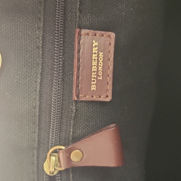 Authentic Vintage Burberry Tote - Picture 4 of 6